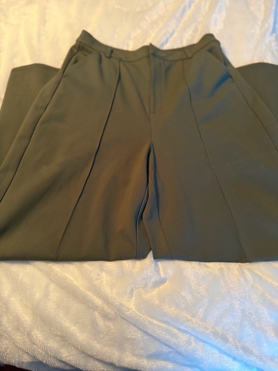 Barr III Wide-Leg High-Waist Pants in Olive Green - Picture 4 of 11